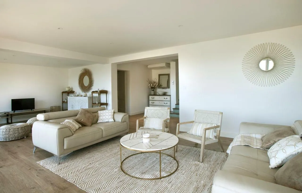 Prestigious Sea View Villa La Garonnette-Plage 0*,