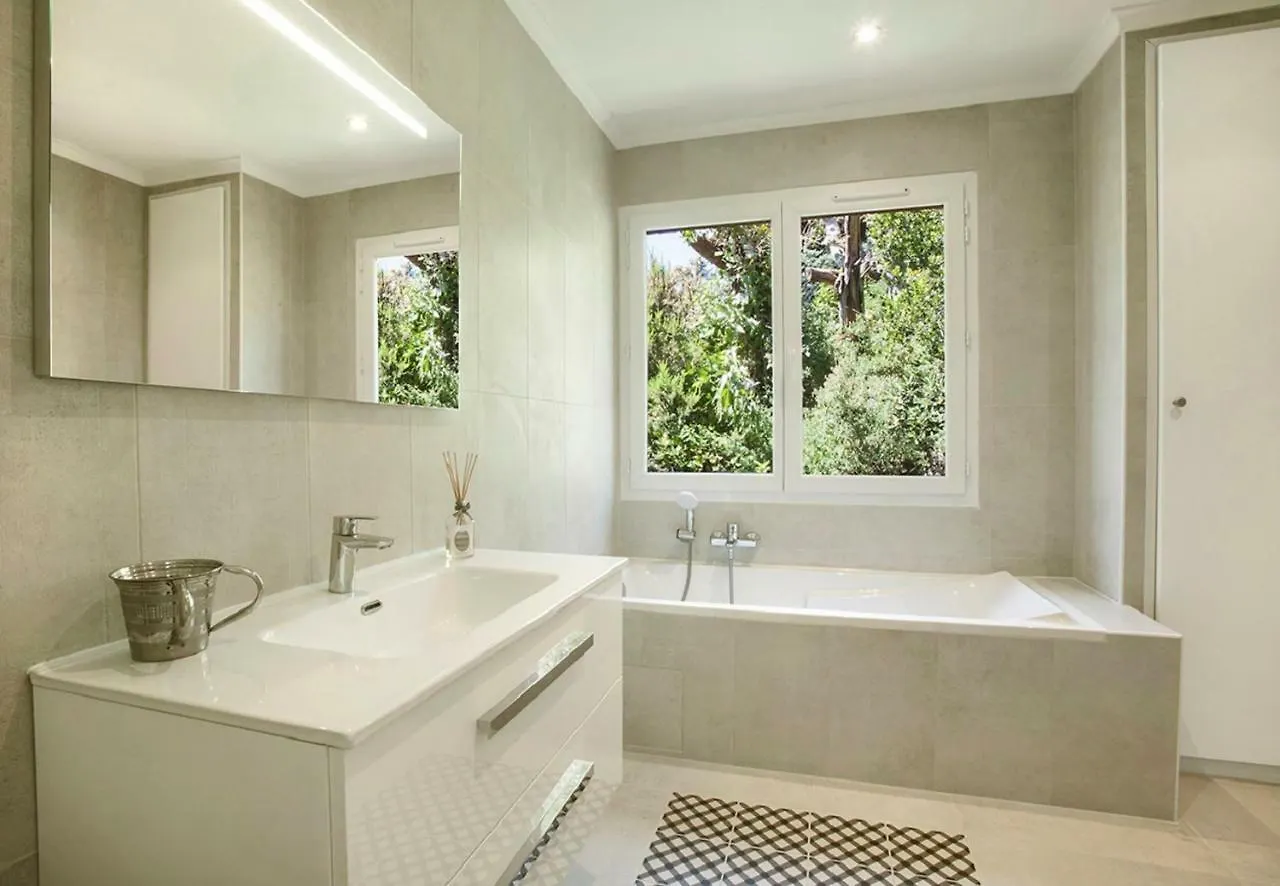 Prestigious Sea View Villa La Garonnette-Plage